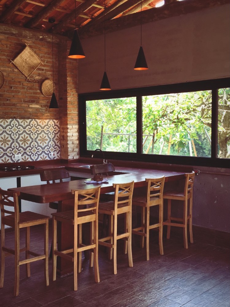 Sala de refeições rústica